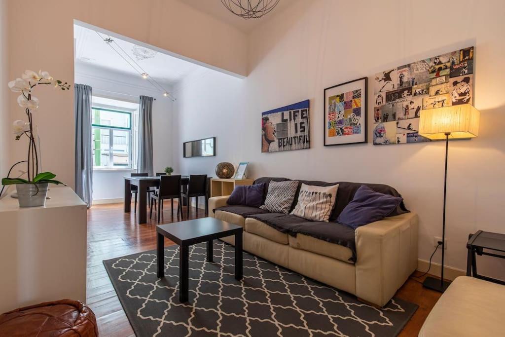 Typical Lisbon Apartment 2Bdr ภายนอก รูปภาพ