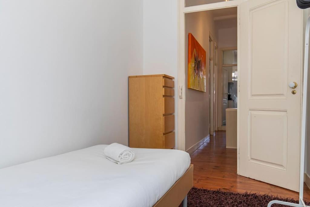 Typical Lisbon Apartment 2Bdr ภายนอก รูปภาพ